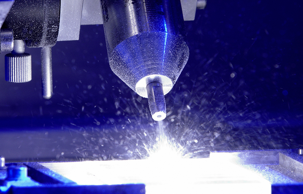 Automatisiertes laserbasiertes Glasfügen mit Pulverzusatzwerkstoff