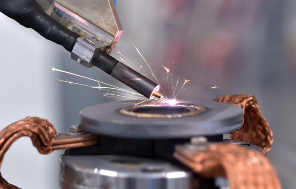 Qualifizierung der Mitarbeiter in Betrieben, die Metallbauteile in 3D drucken wollen