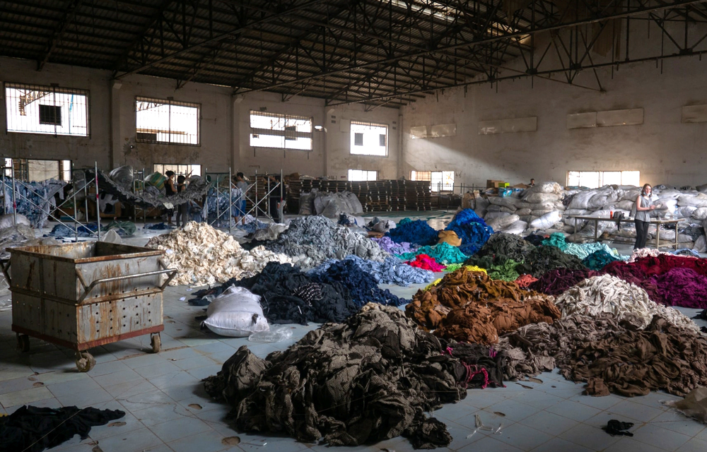Sortieren von Textilabfällen